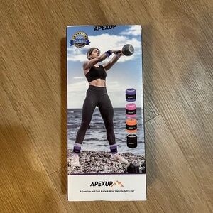 NWT APEXUP Adjustable and Soft Ankle & Wrist Weights/4 pounds pair